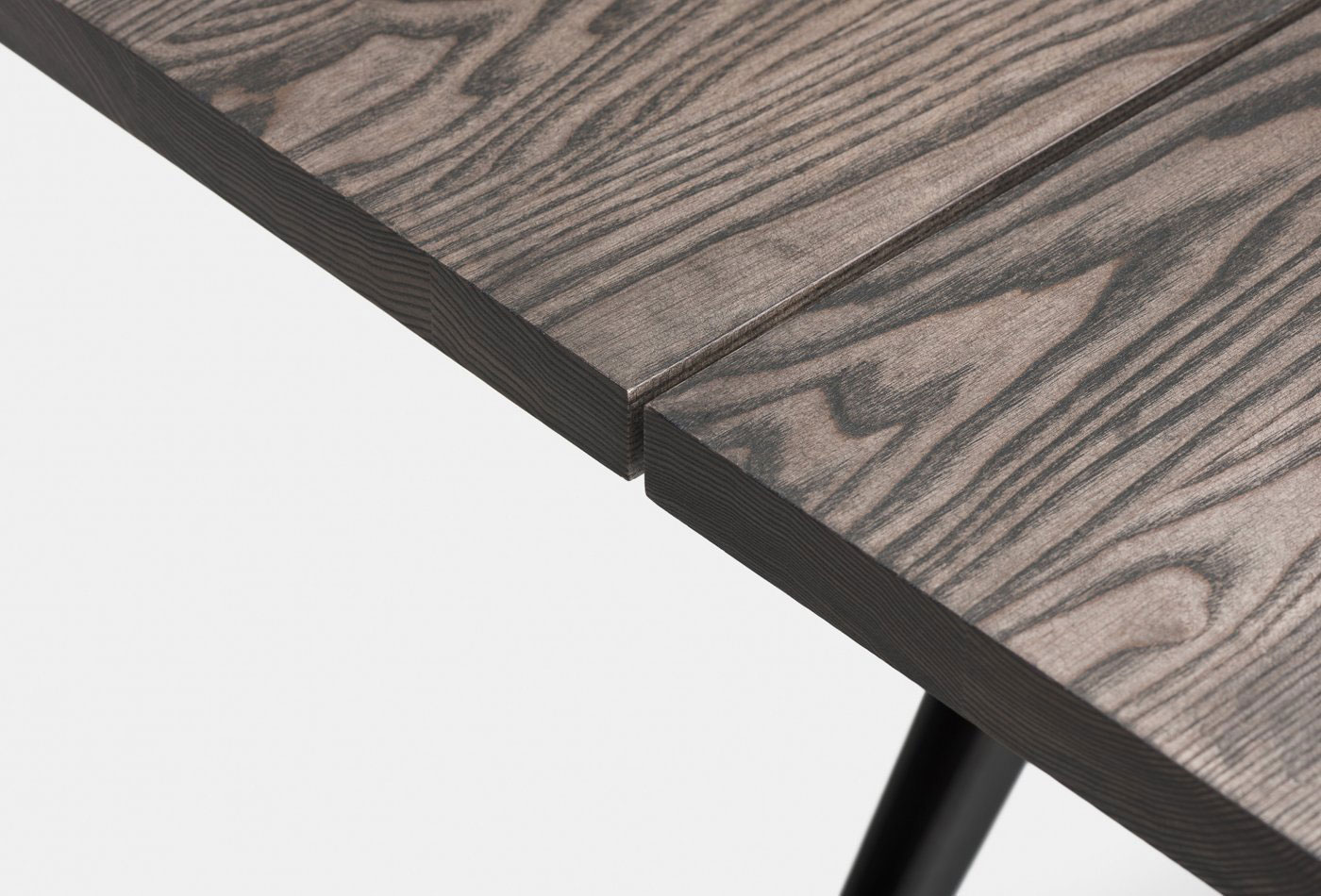 LUV INTERIOR HAMBURG - Welles Table LUV INTERIOR HAMBURG - Welles Table