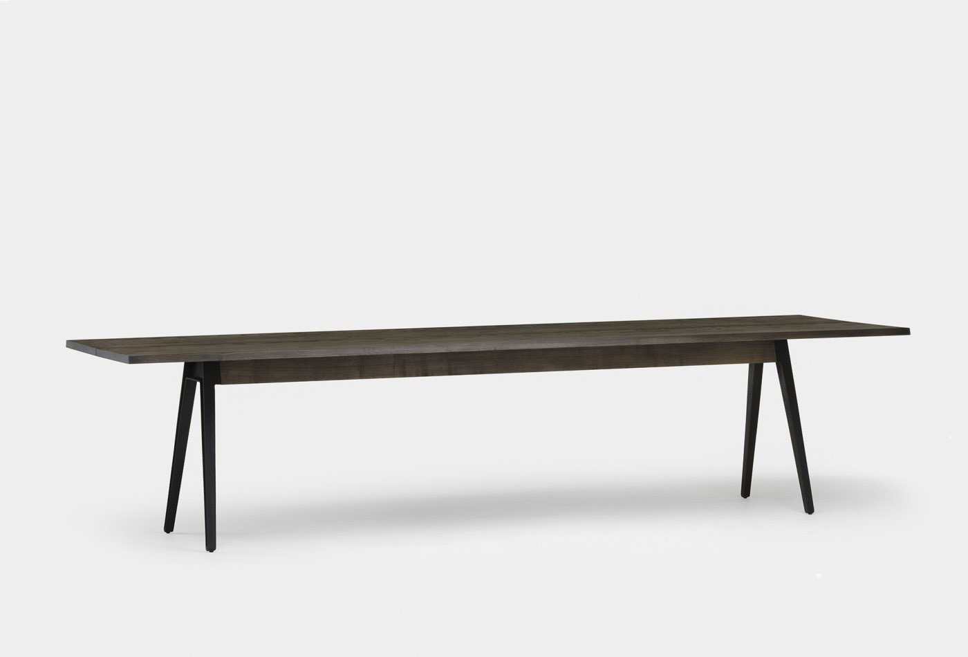 LUV INTERIOR HAMBURG - Welles Table LUV INTERIOR HAMBURG - Welles Table