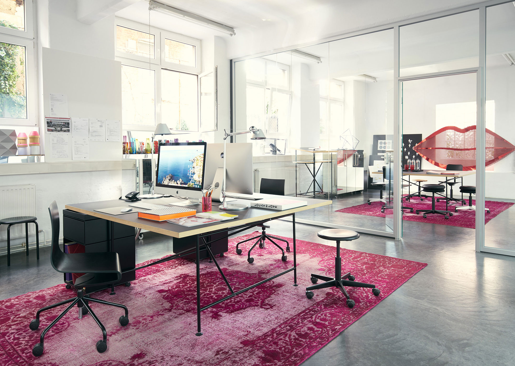 LUV INTERIOR HAMBURG - Eiermann 1 – Tisch