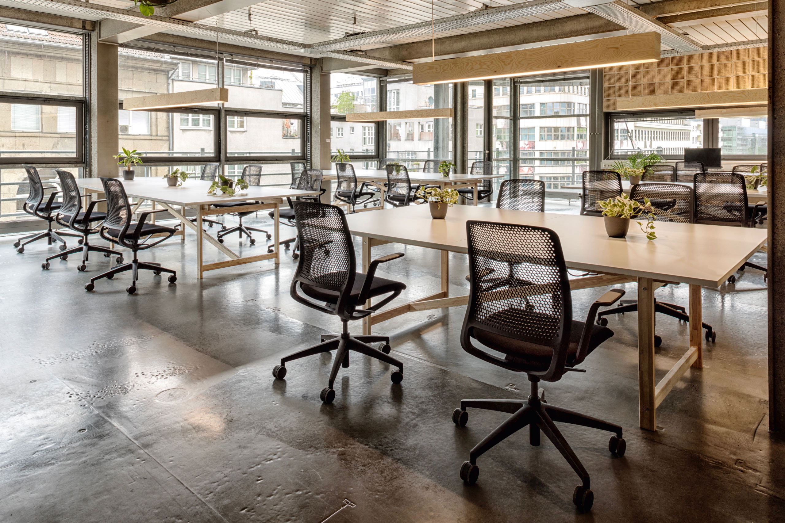 LUV INTERIOR HAMBURG - SE: Motion