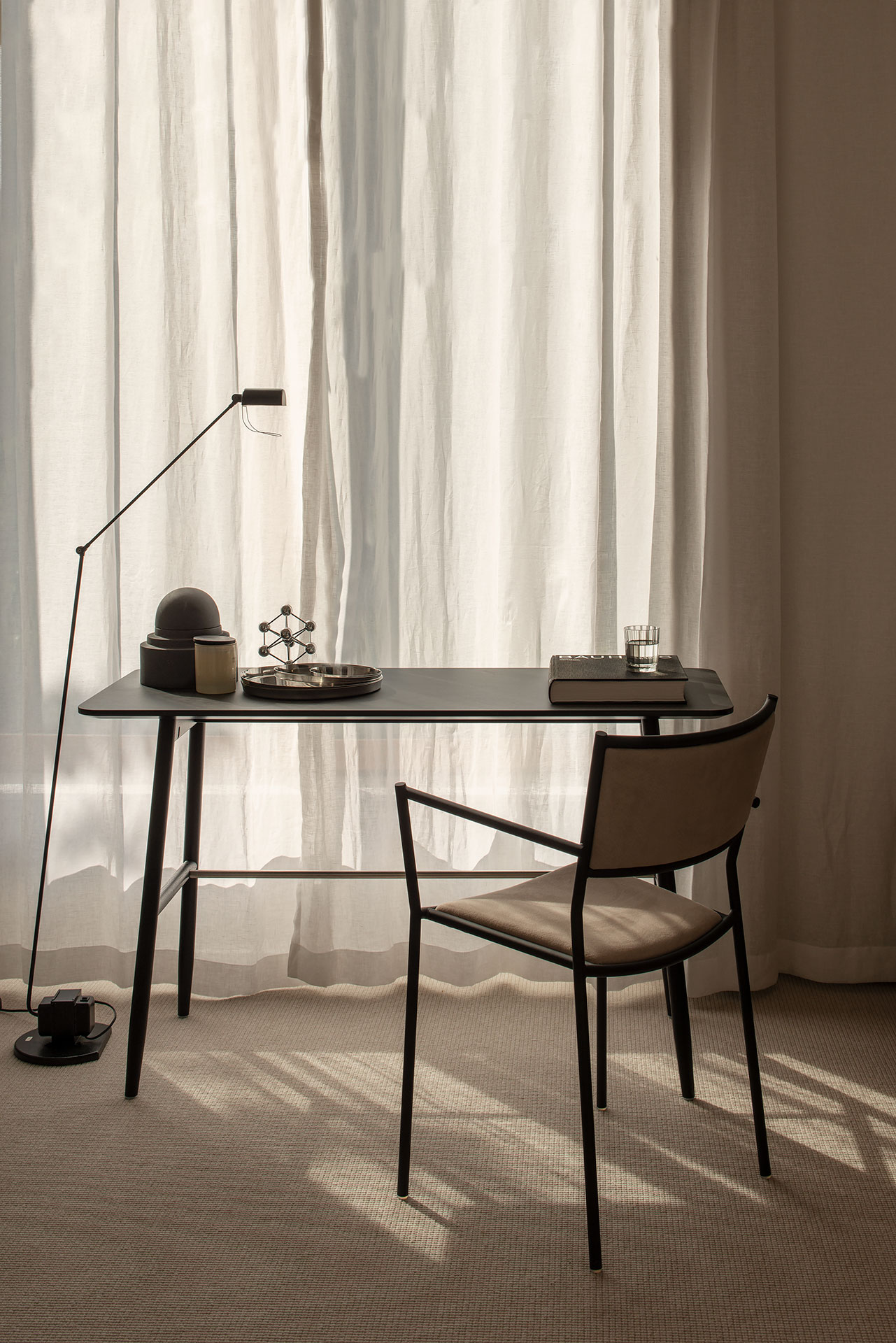 LUV INTERIOR HAMBURG - Icha Desk