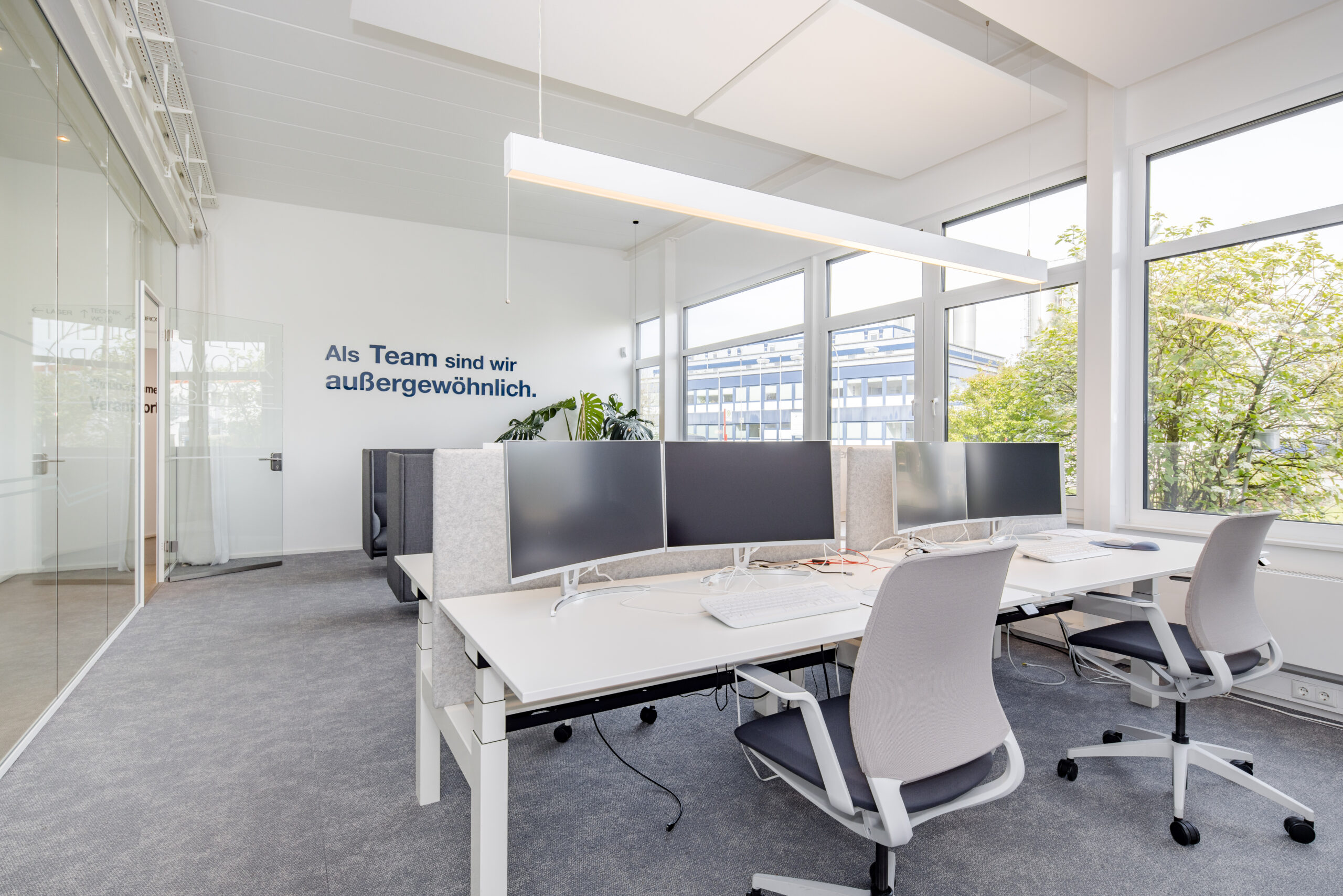 LUV INTERIOR HAMBURG - Battery-Kutter