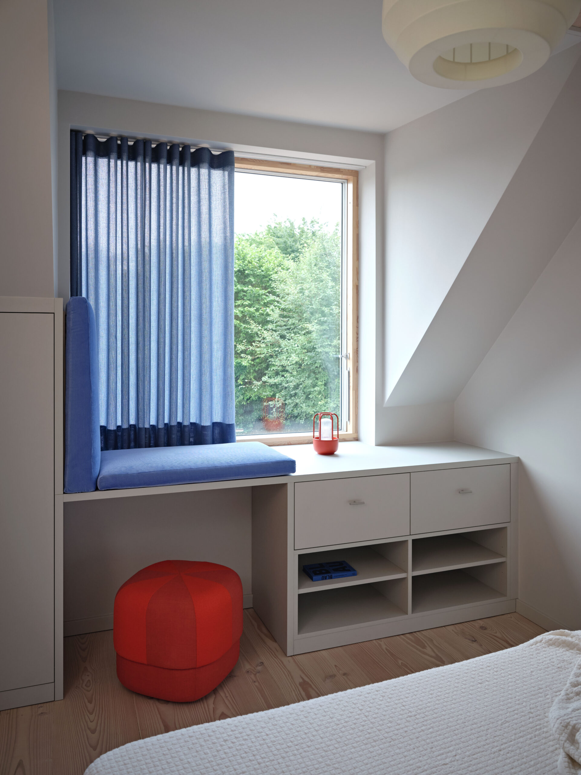 LUV INTERIOR HAMBURG - Haus im Grünen